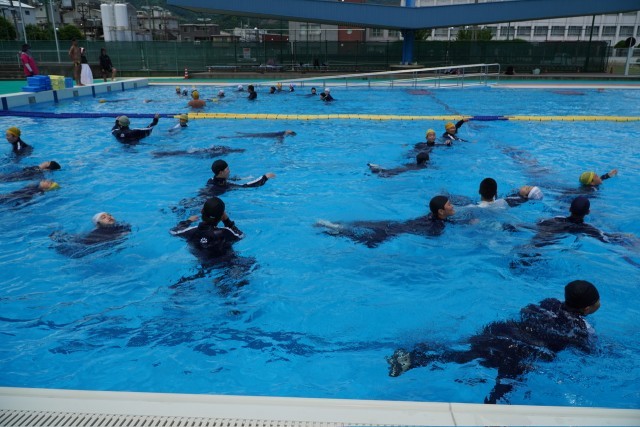 1年生着衣水泳2